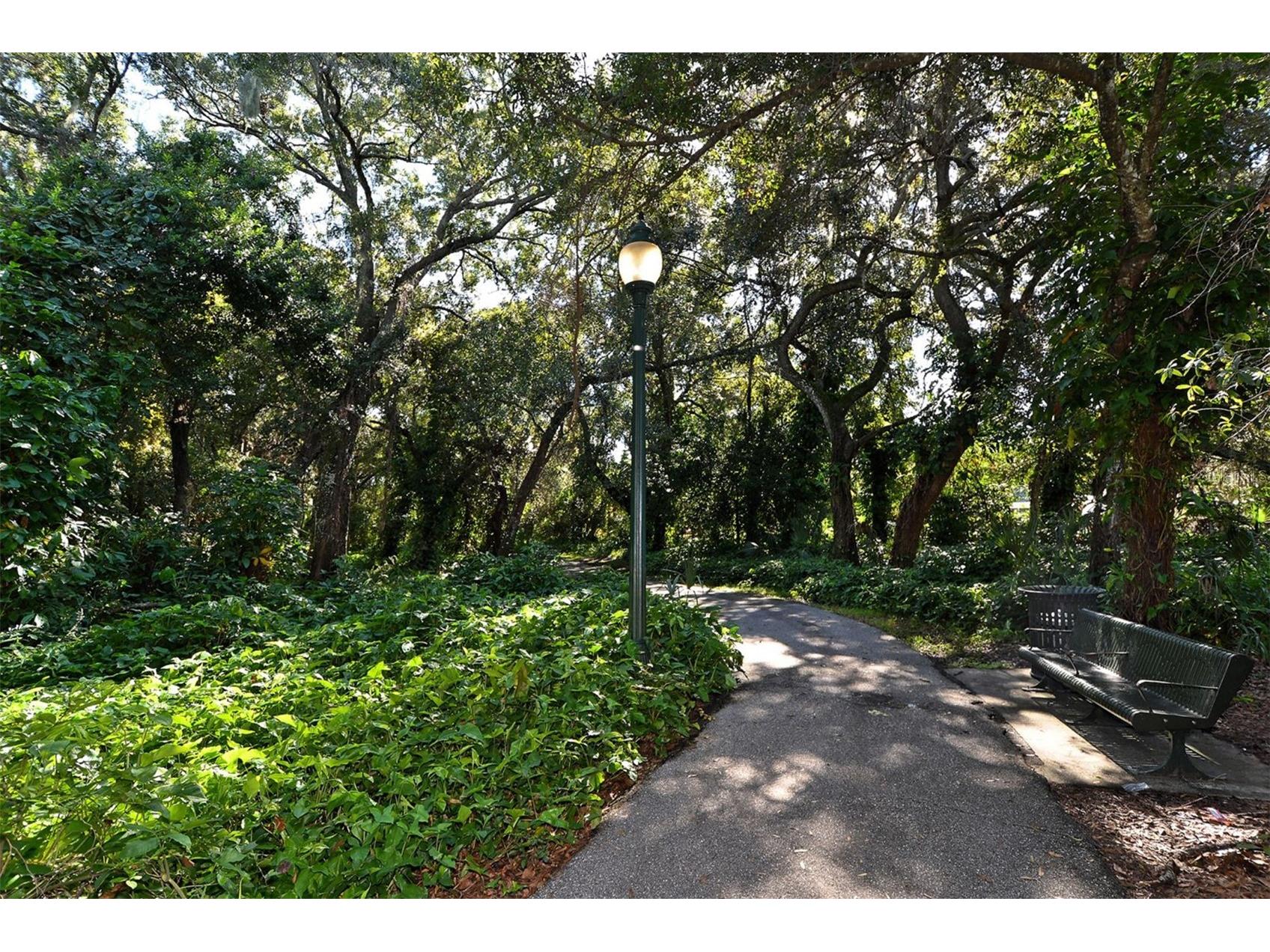 1661 S Jefferson Avenue Sarasota FL 34239 A4684656 image78