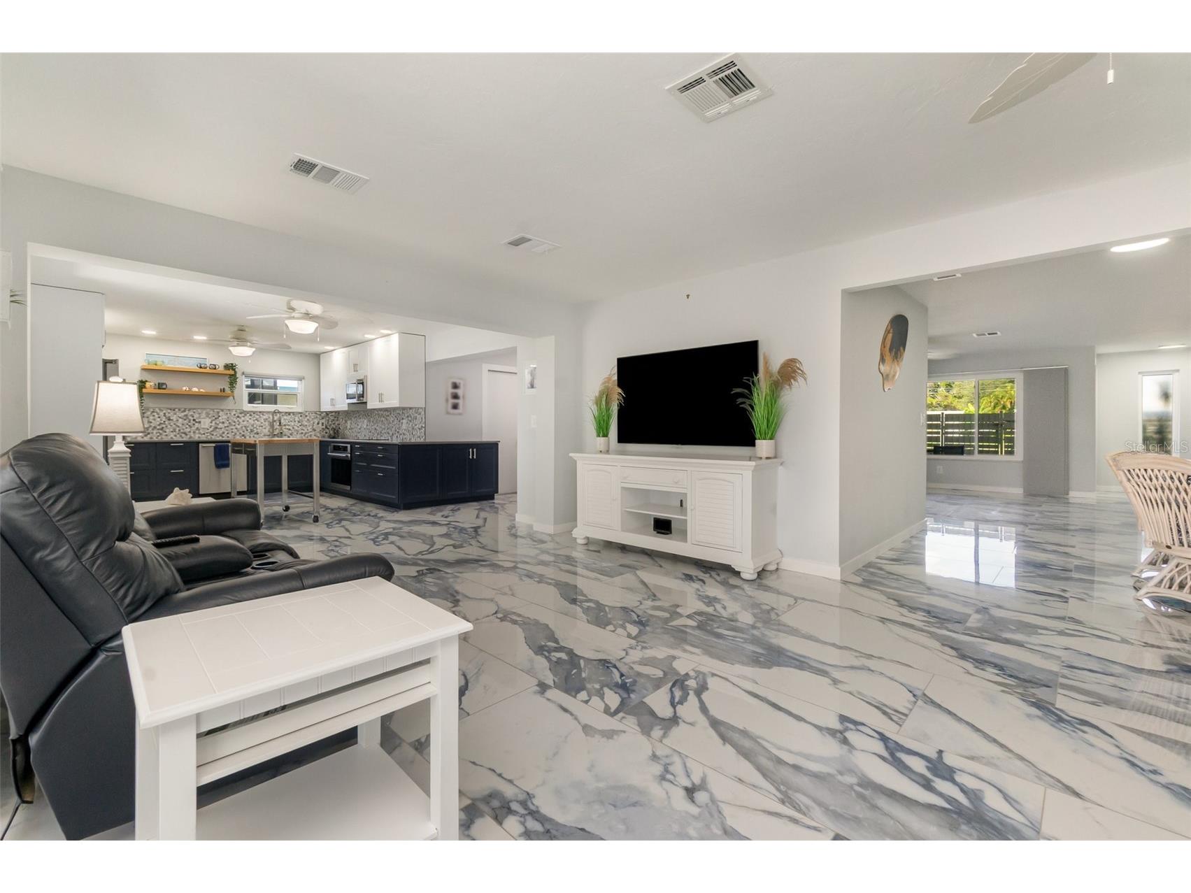 1661 Swan Terrace North Fort Myers FL 33903 C7516956 image12