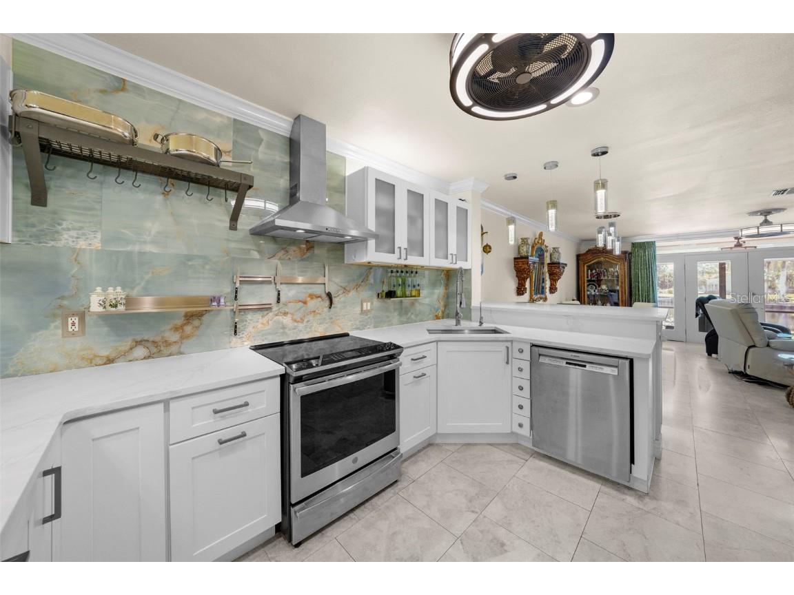 1661 Watermark Circle NE #C Saint Petersburg FL 33702 TB8300811 image14