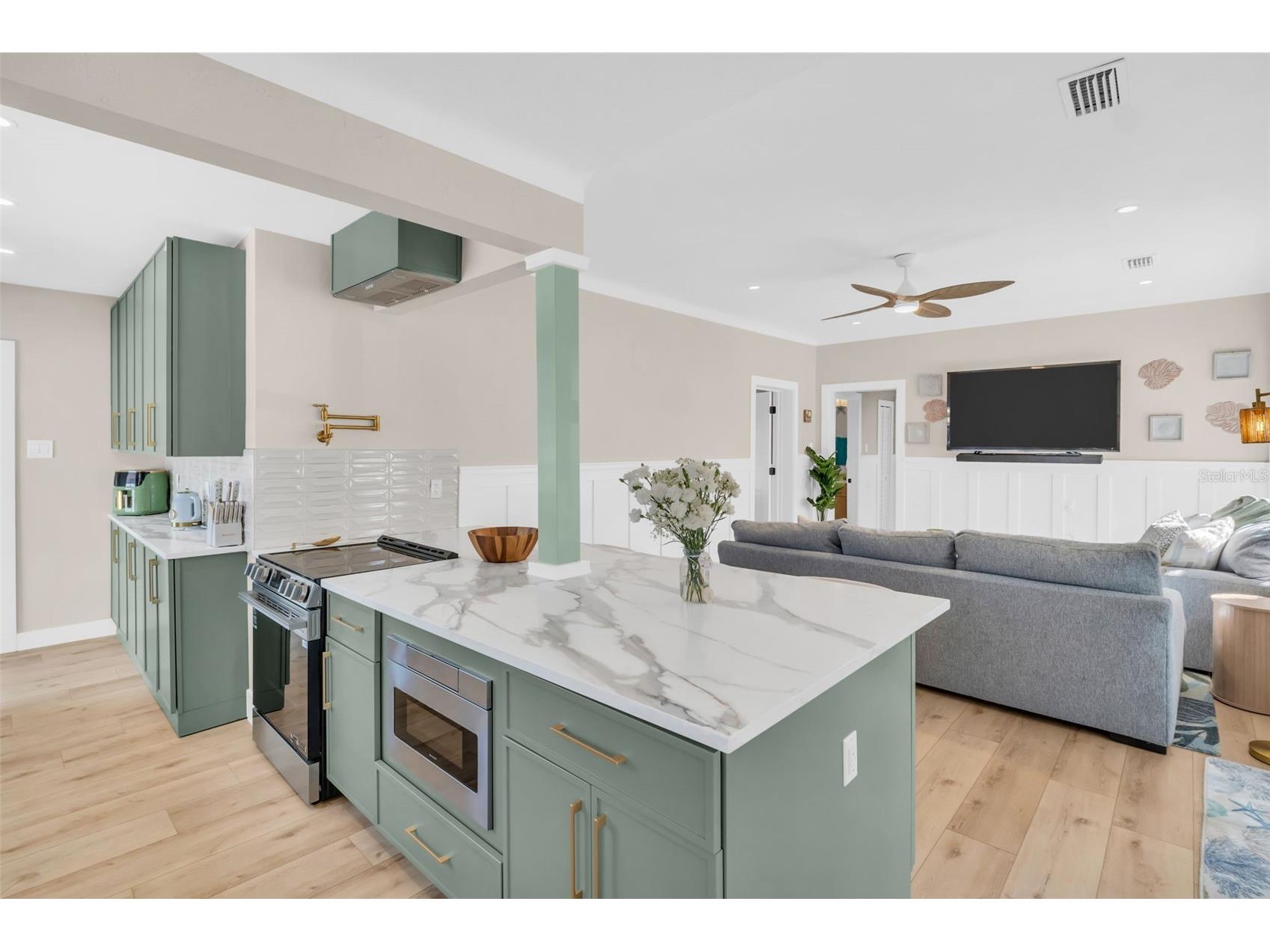 16613 Gulf Boulevard Madeira Beach FL 33708 TB8477522 image9