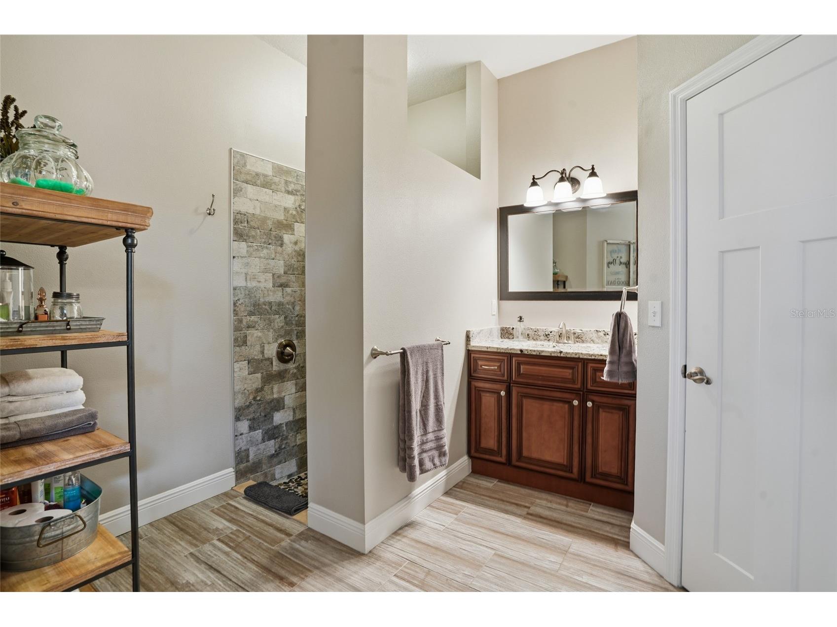 16622 Lakeshore Road Tampa FL 33624 - LAKE LECLARE TB8520081 image30