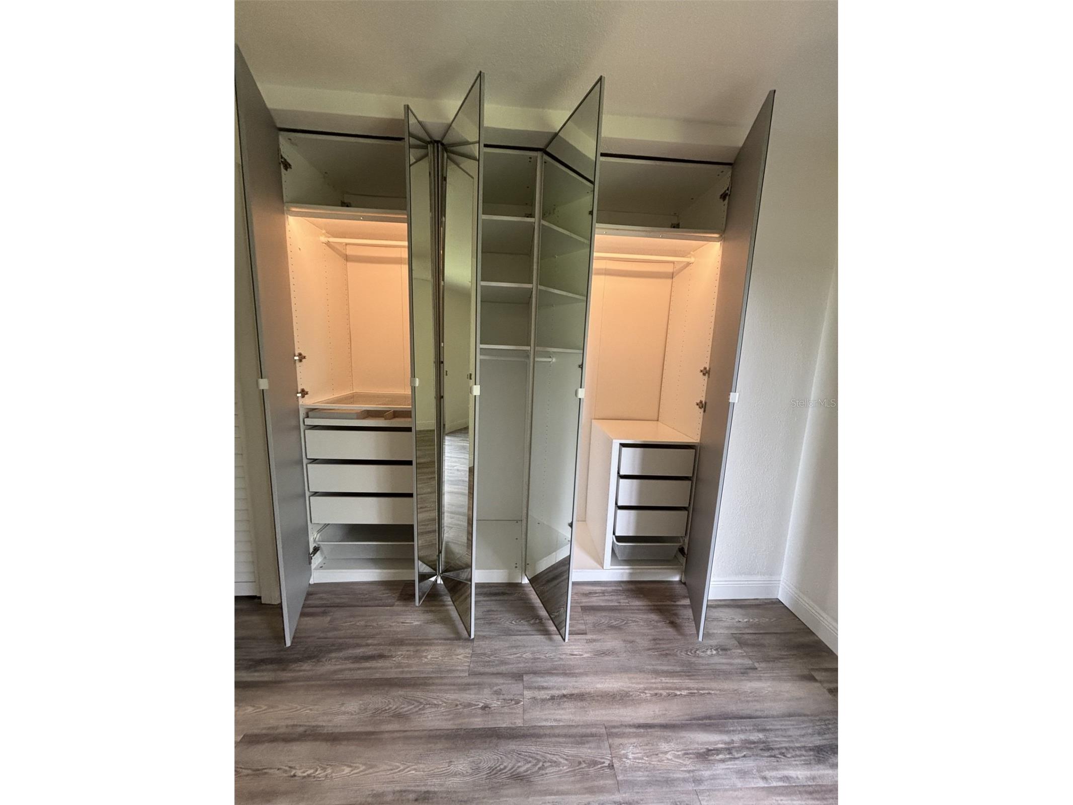 16638 Brigadoon Drive Tampa FL 33618 TB8530673 image18