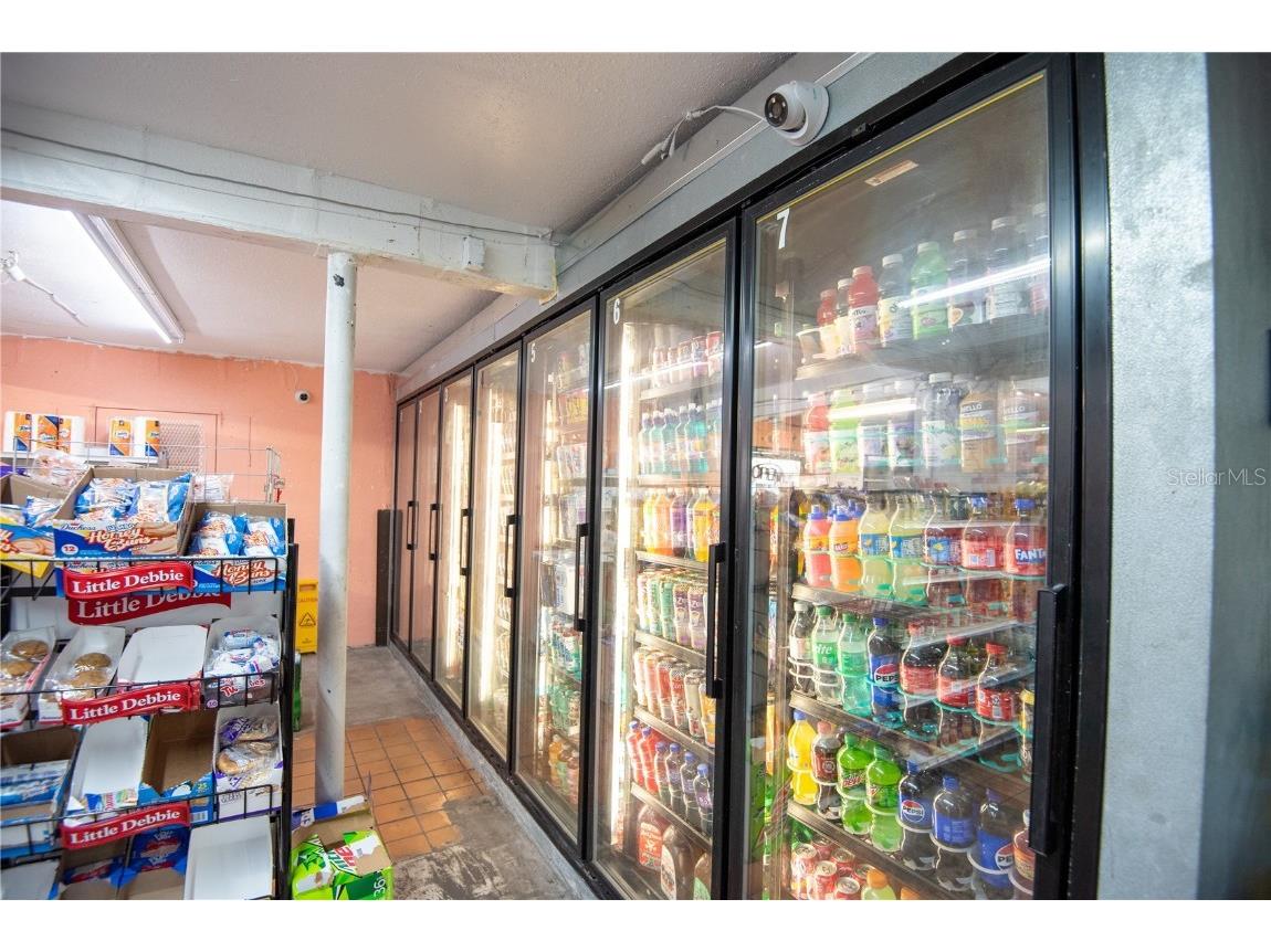 1664 15th Avenue S Saint Petersburg FL 33712 TB8373381 image3