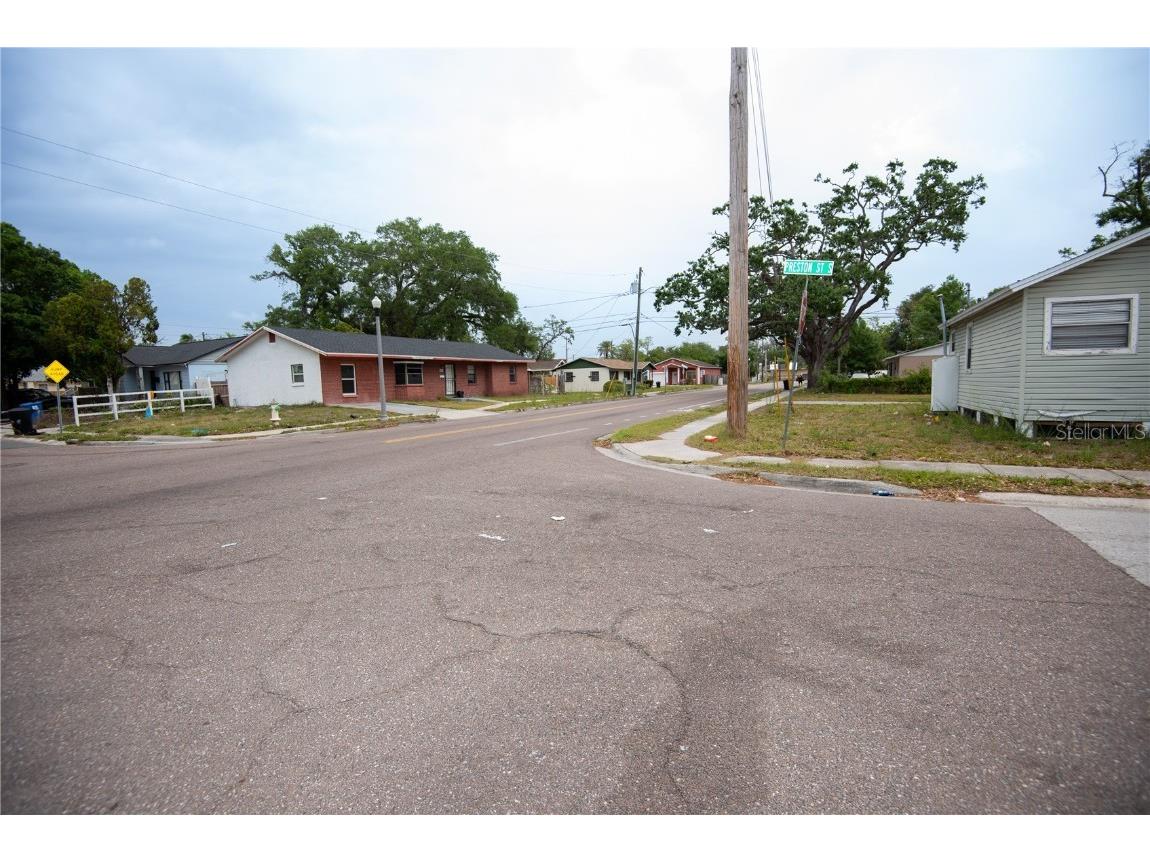 1664 15th Avenue S Saint Petersburg FL 33712 TB8373381 image35