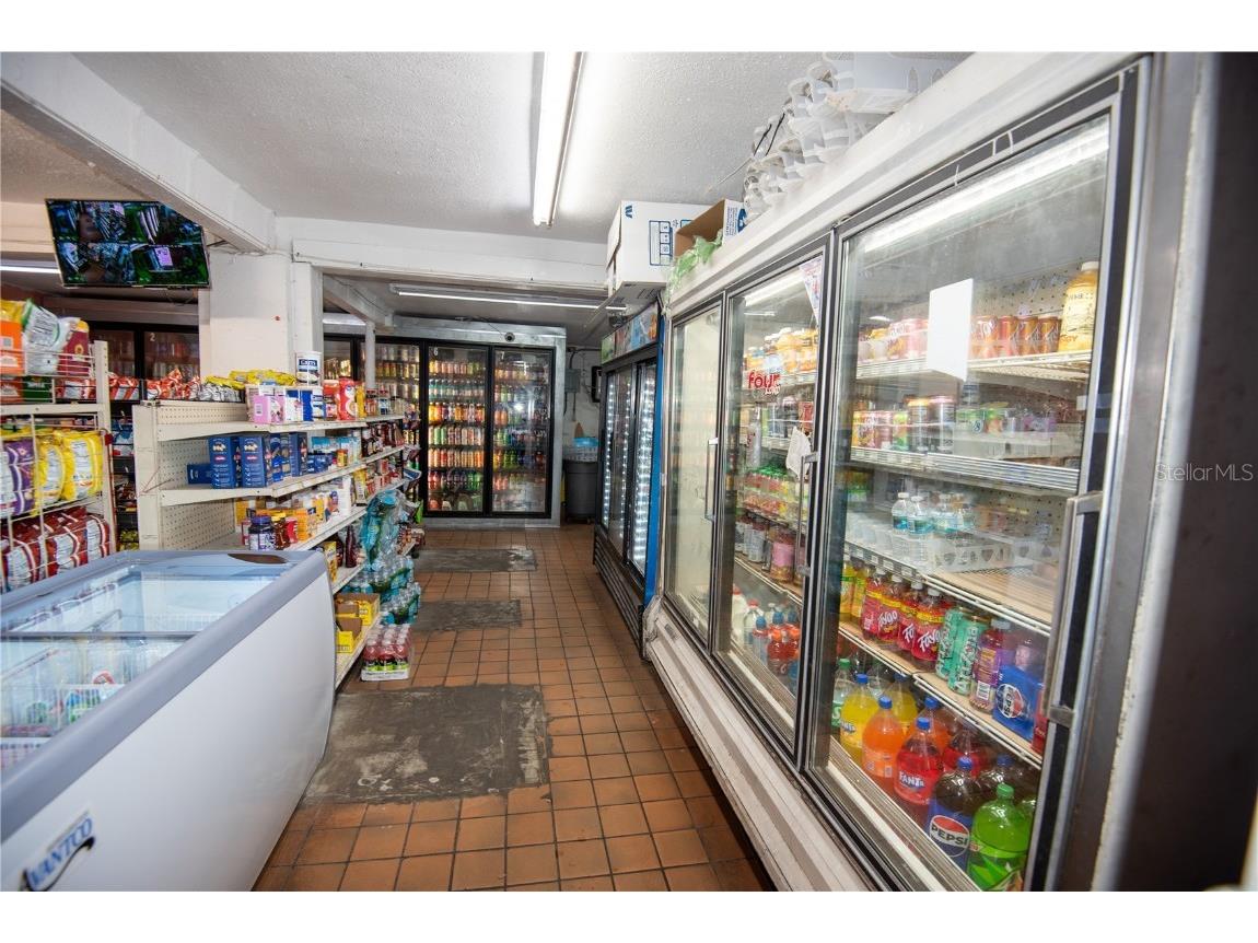 1664 15th Avenue S Saint Petersburg FL 33712 TB8373381 image4