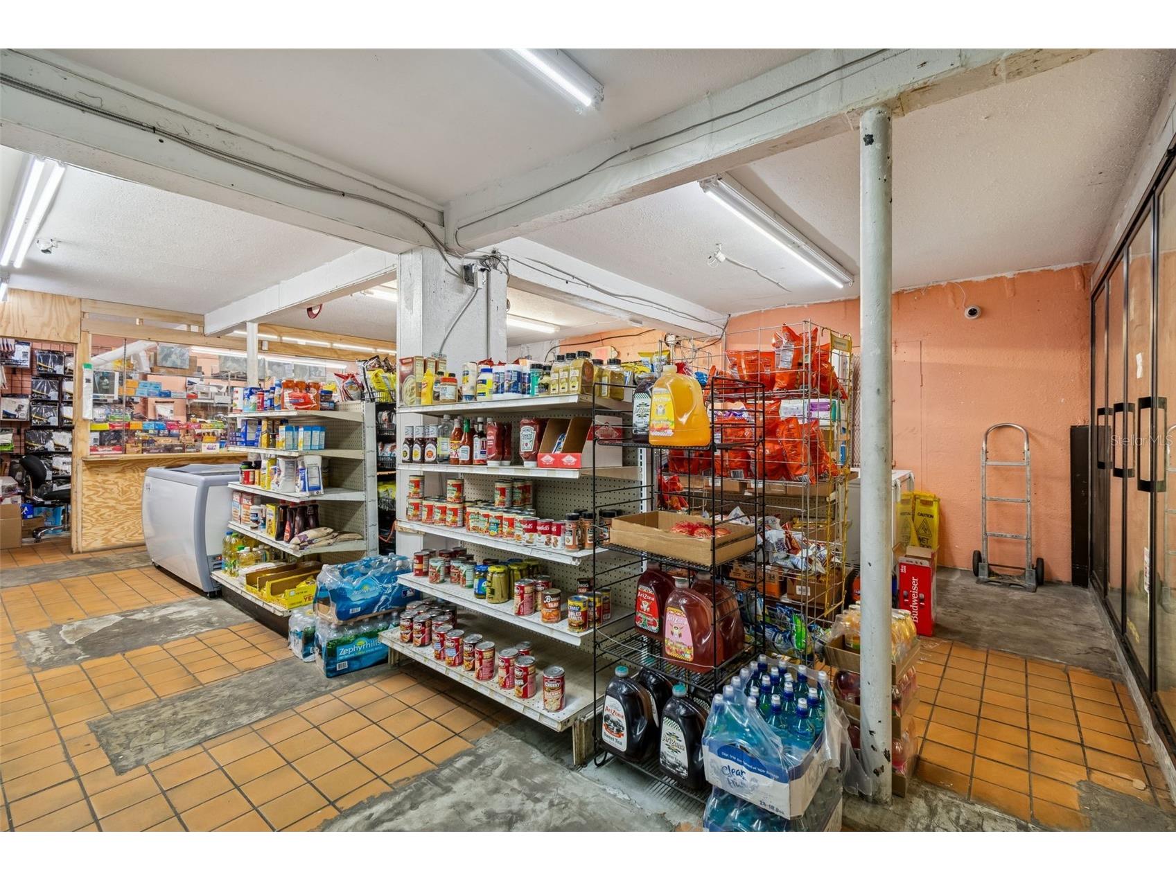 1664 15th Avenue S Saint Petersburg FL 33712 TB8473630 image3