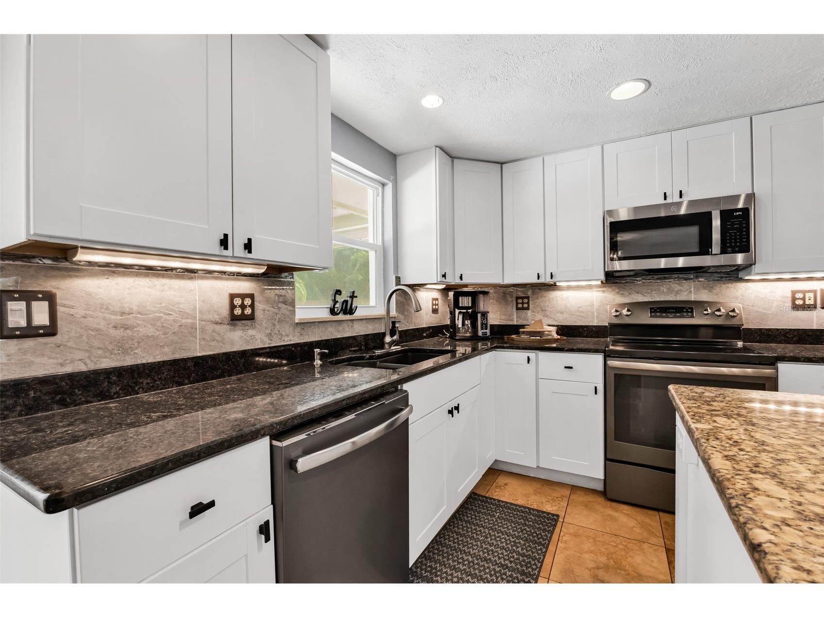 1664 Lakeview Place Englewood FL 34223 C7527358 image18