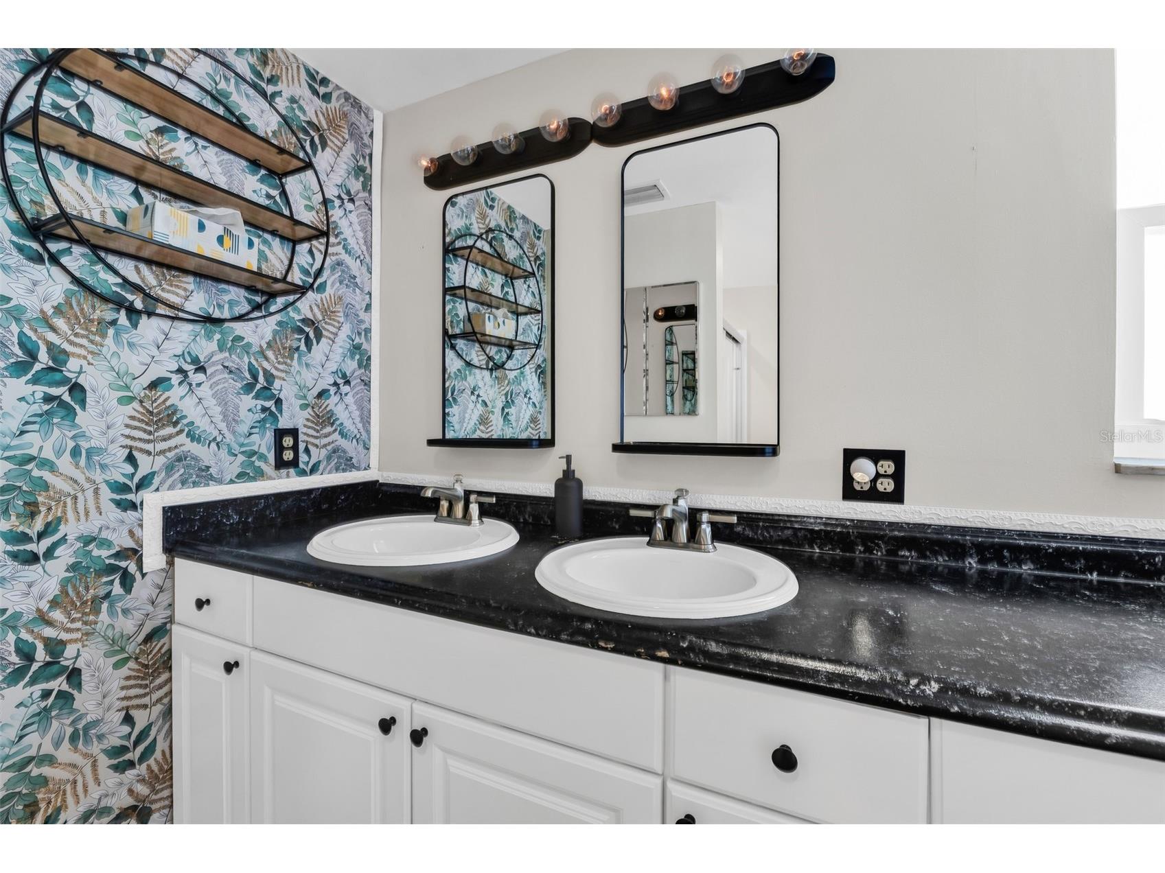 1664 Lakeview Place Englewood FL 34223 C7527358 image38