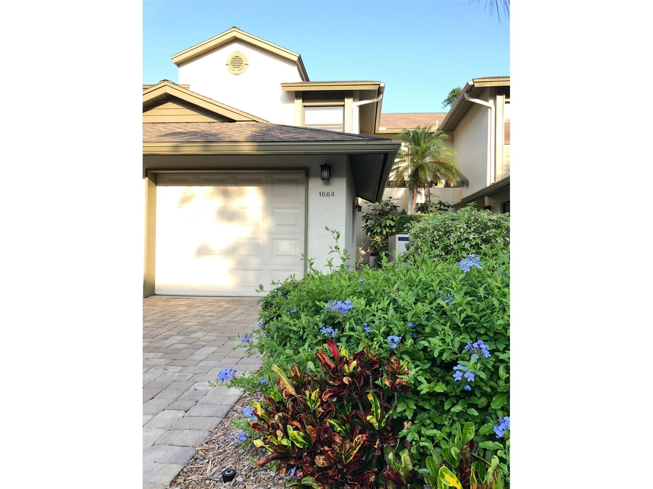 1664 Starling Drive #101 Sarasota FL 34231 A4684500 image1