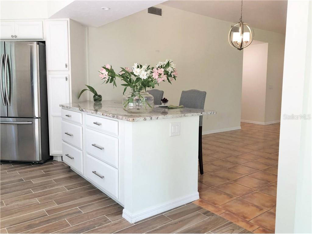 1664 Starling Drive #101 Sarasota FL 34231 A4684500 image13