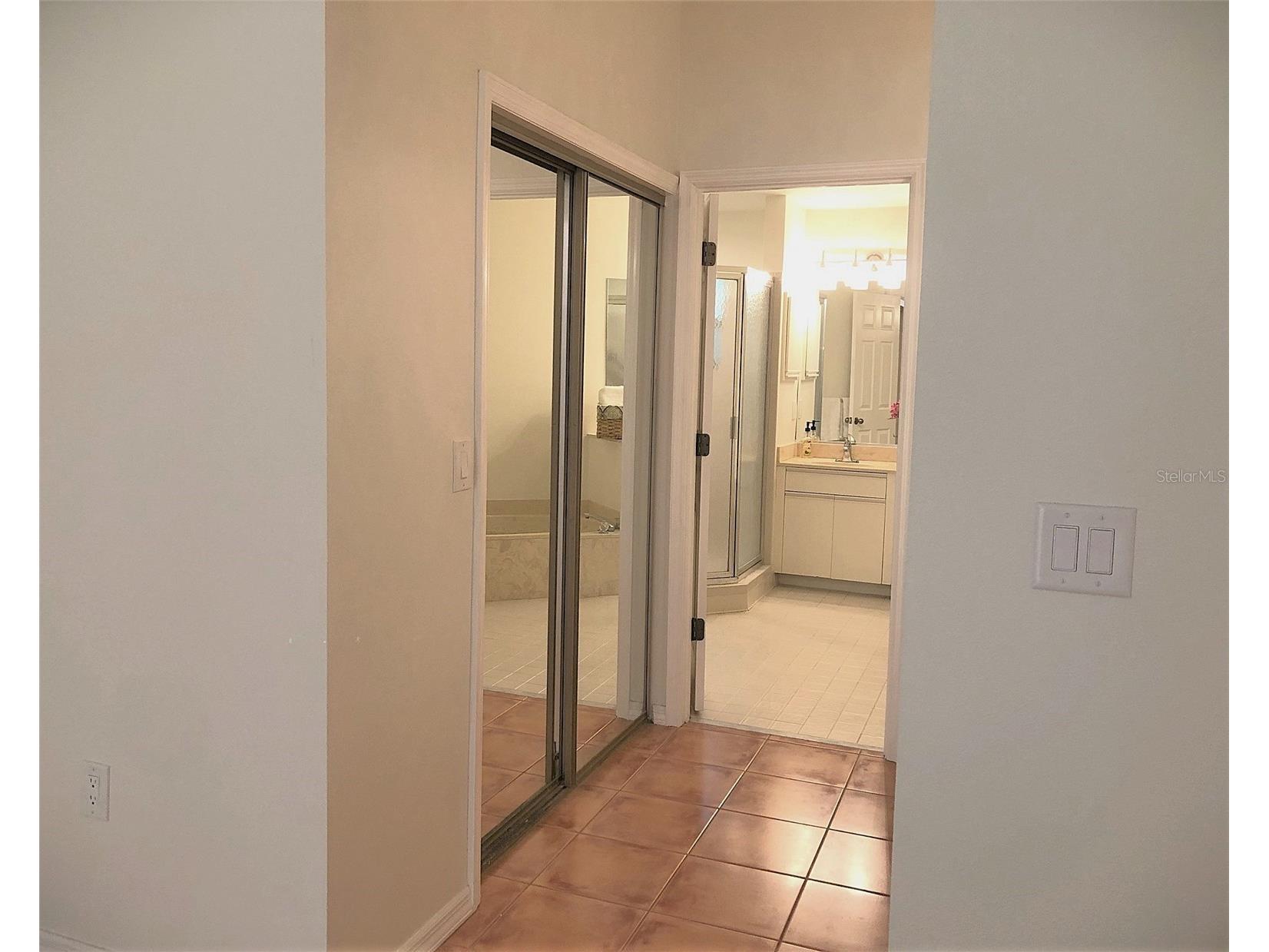 1664 Starling Drive #101 Sarasota FL 34231 A4684500 image25
