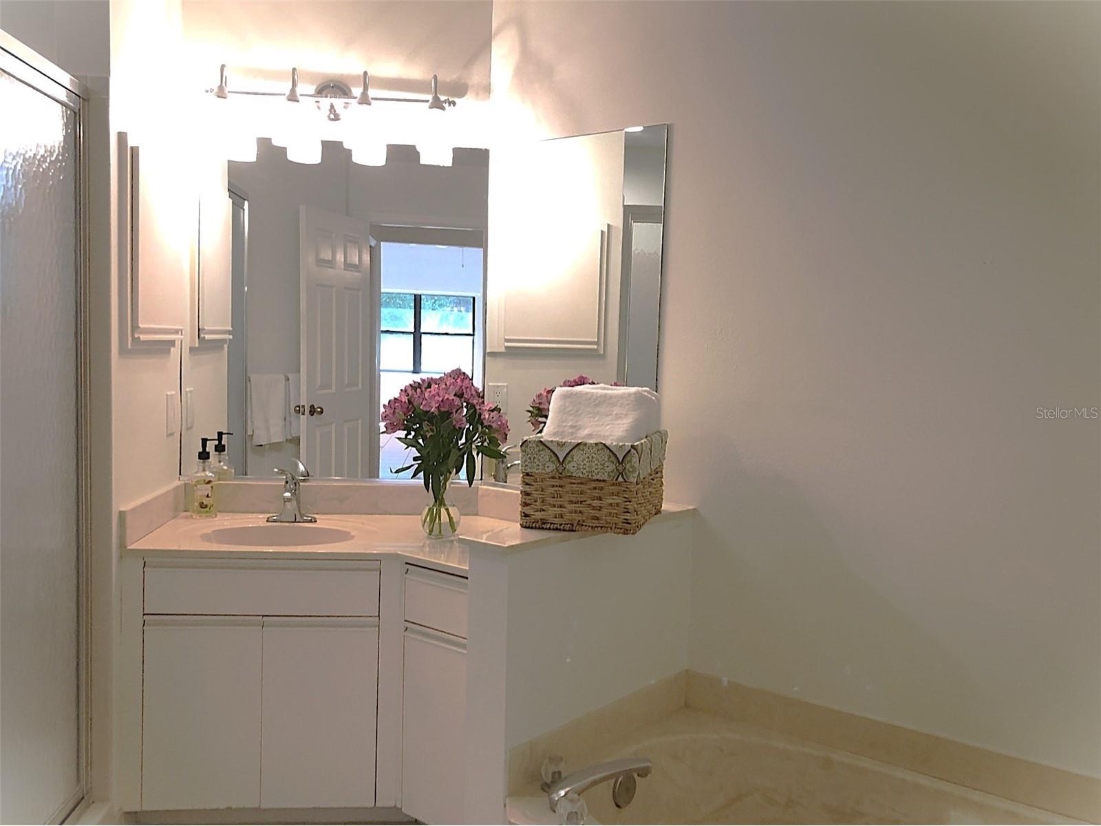 1664 Starling Drive #101 Sarasota FL 34231 A4684500 image28