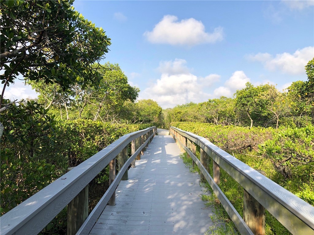 1664 Starling Drive #101 Sarasota FL 34231 A4684500 image56