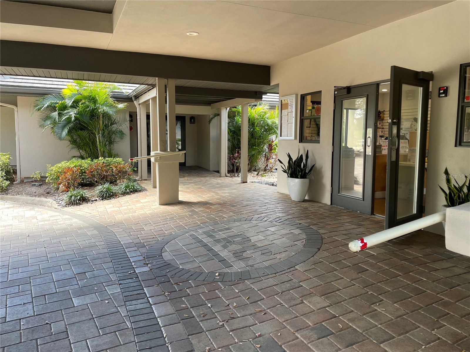 1664 Starling Drive #101 Sarasota FL 34231 A4684500 image59
