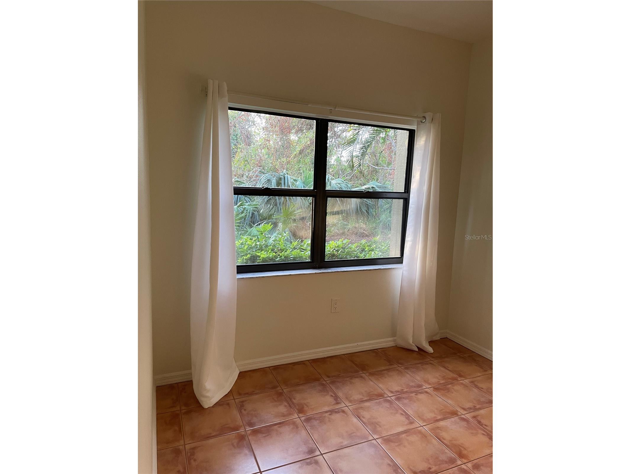 1664 Starling Drive #101 Sarasota FL 34231 A4684500 image6