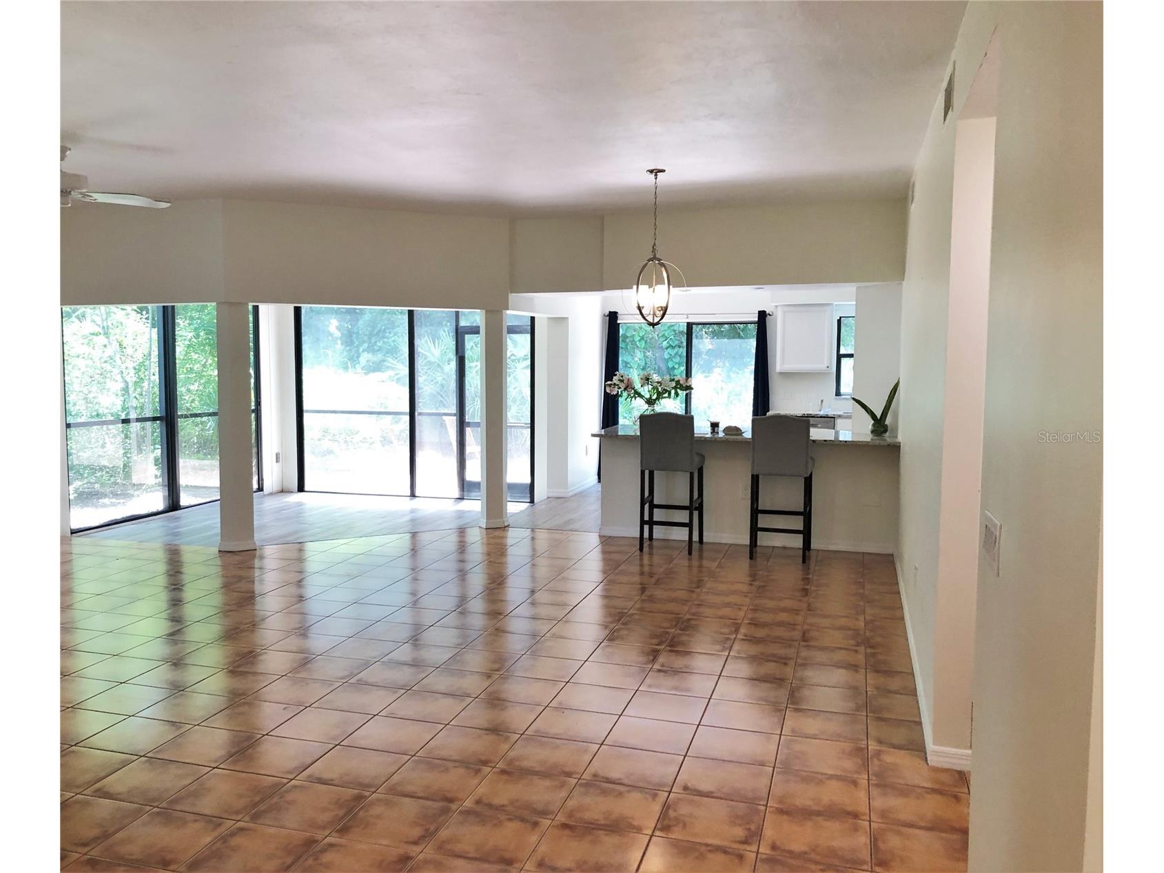 1664 Starling Drive #101 Sarasota FL 34231 A4684500 image8