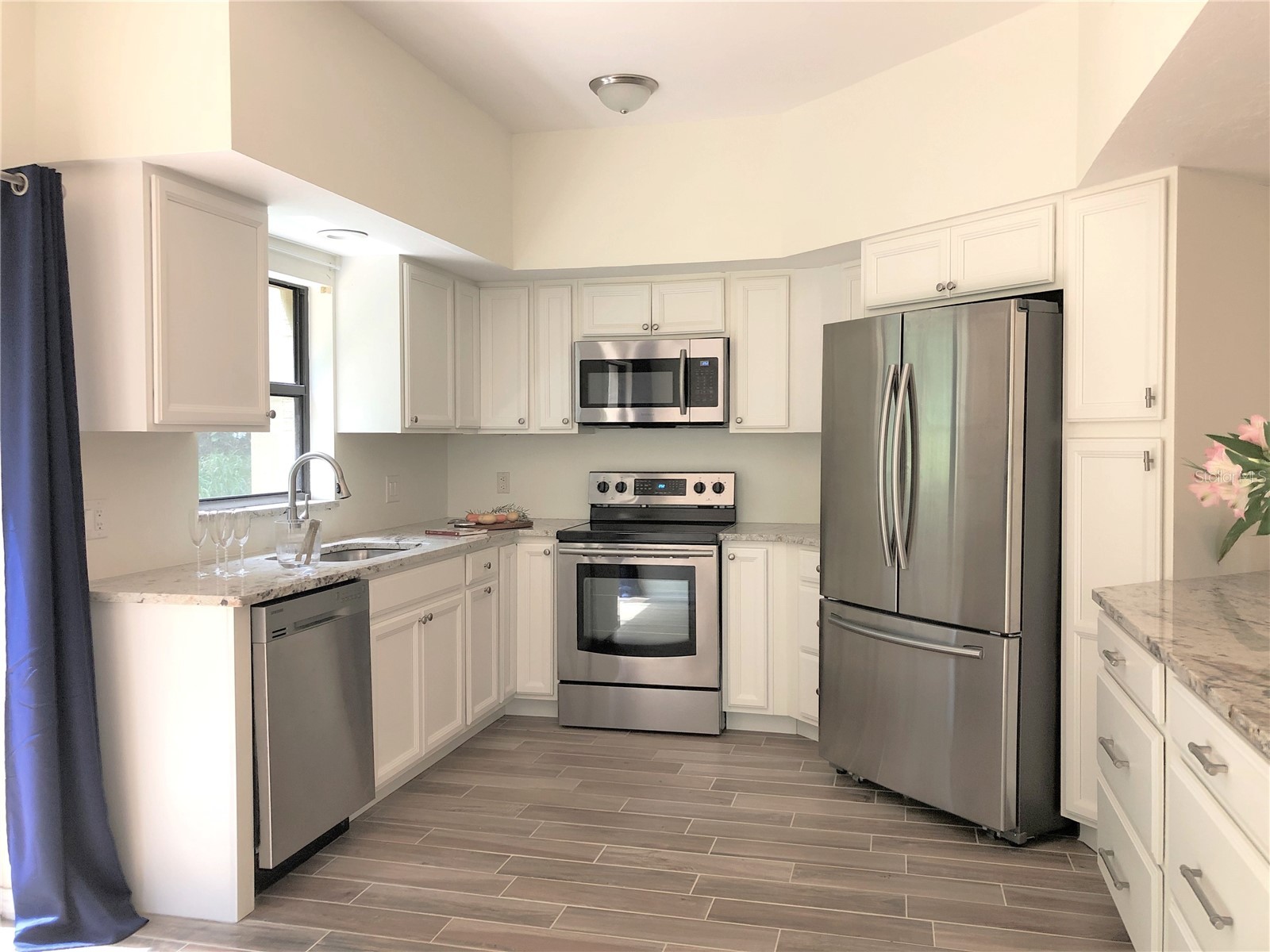 1664 Starling Drive #101 Sarasota FL 34231 A4684500 image9