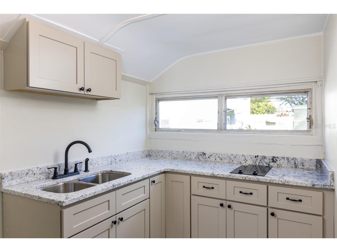 1665 28th Avenue N #E Saint Petersburg FL 33713 U8198027 image1