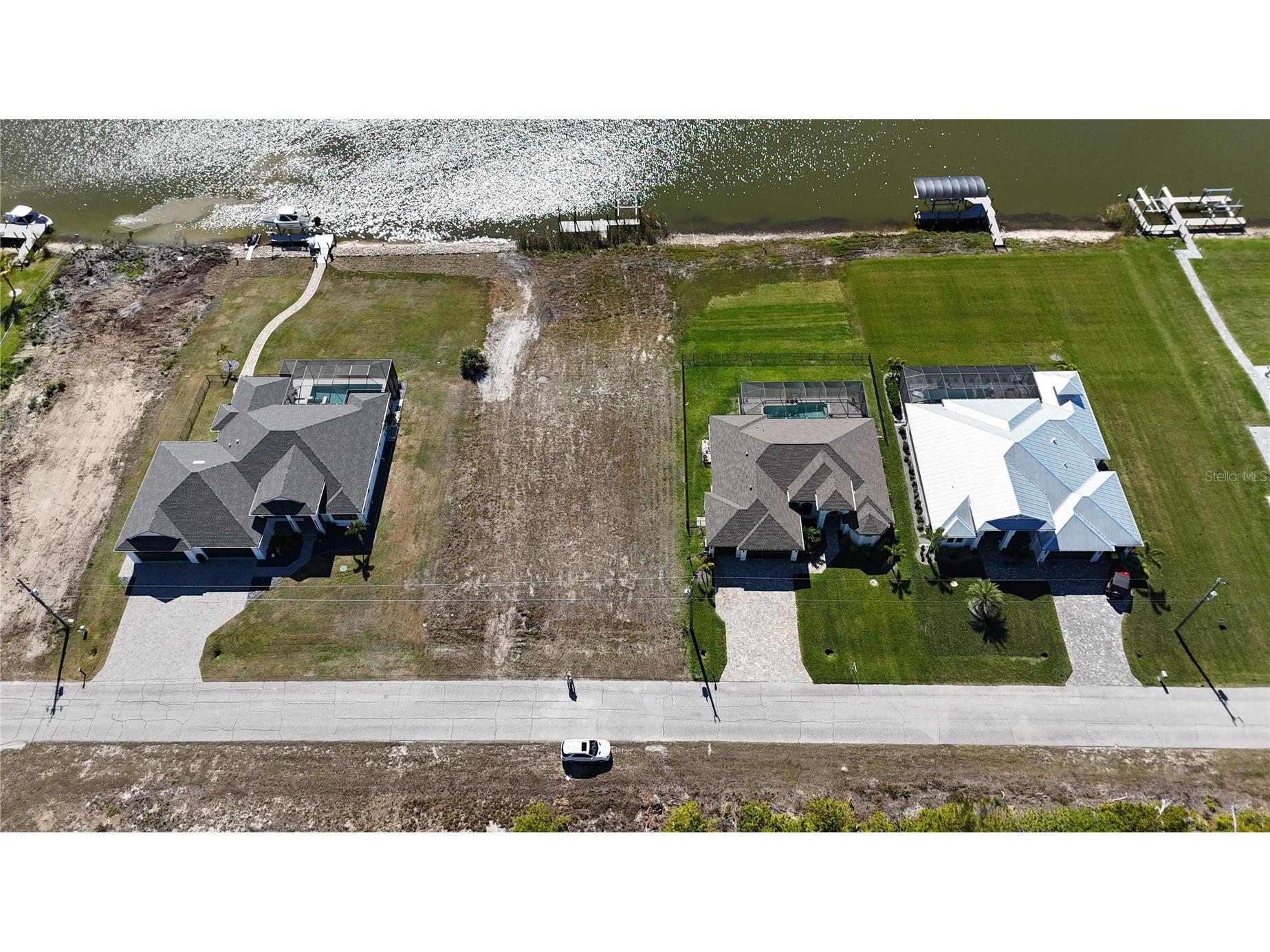 16652 Liggett Circle Port Charlotte FL 33981 - SANTA CRUZ WATERWAY D6145905 image1