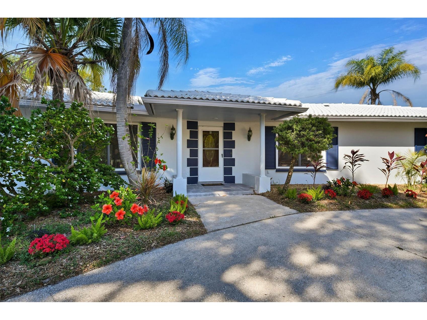 1667 Bravo Drive Clearwater FL 33764 - ALLEN'S CREEK TB8502217 image1