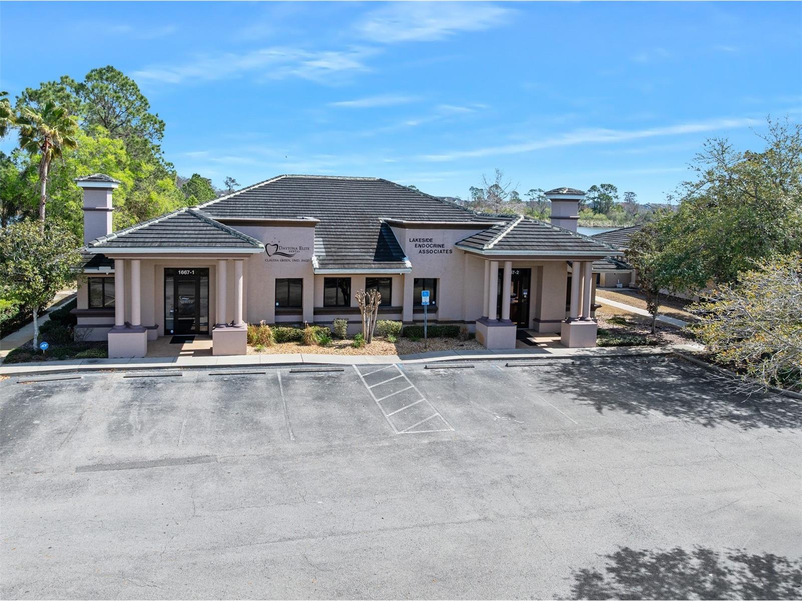 1667 N Clyde Morris Boulevard Daytona Beach FL 32117 V4948789 image1