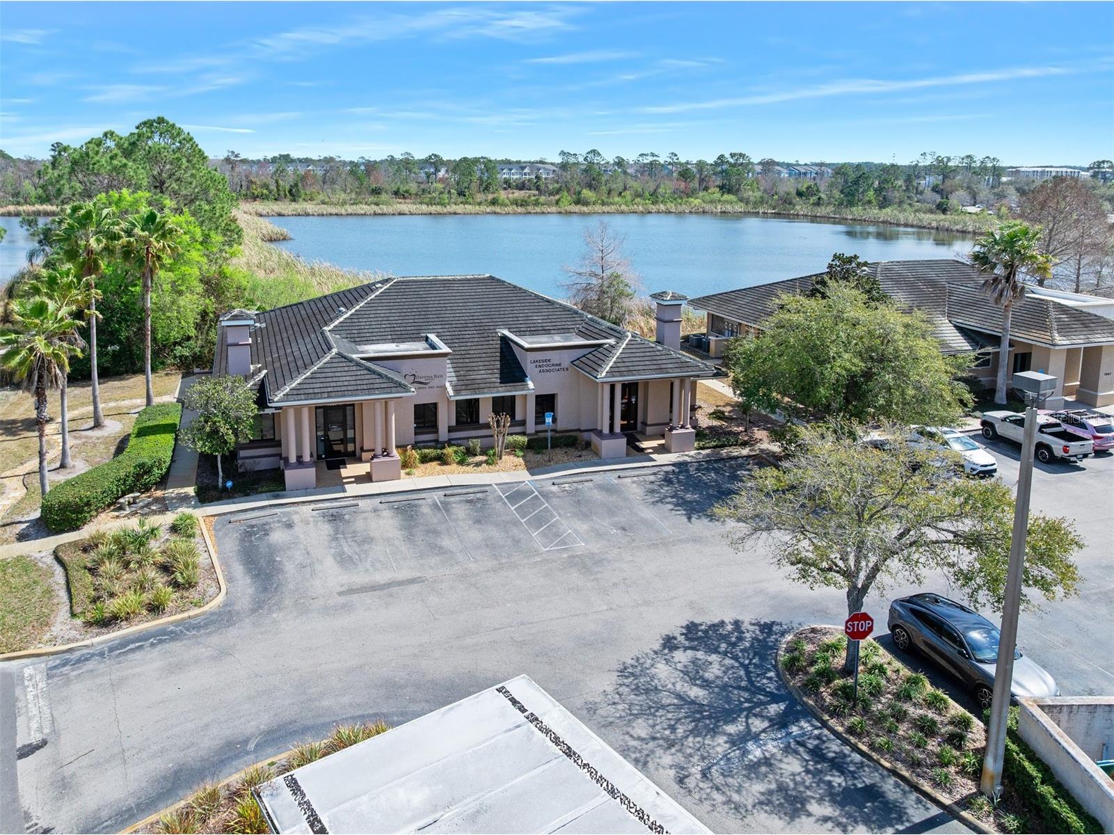 1667 N Clyde Morris Boulevard Daytona Beach FL 32117 V4948789 image2