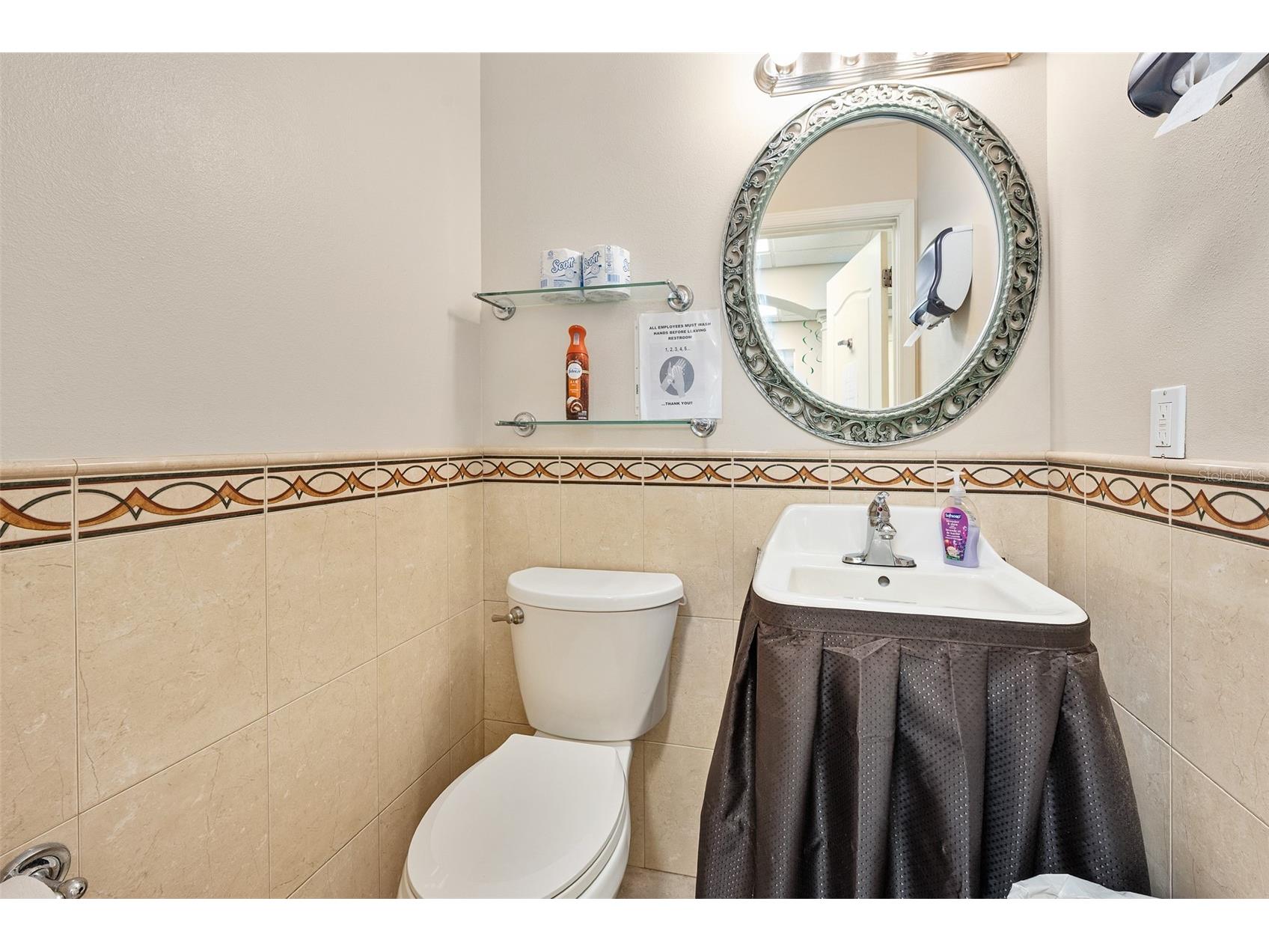 1667 N Clyde Morris Boulevard Daytona Beach FL 32117 V4948789 image57