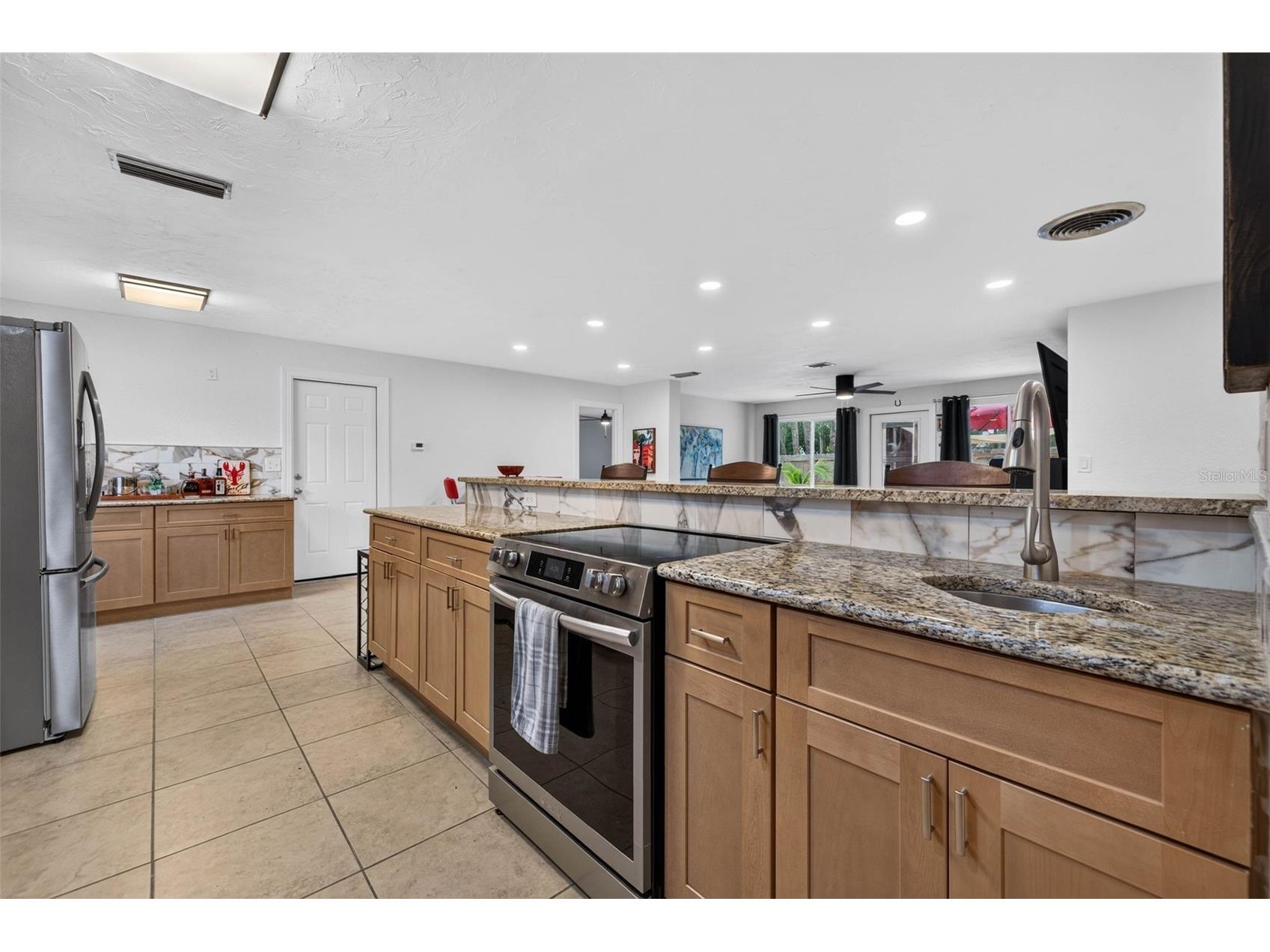 1667 N Dakota Avenue NE Saint Petersburg FL 33703 TB8524153 image6