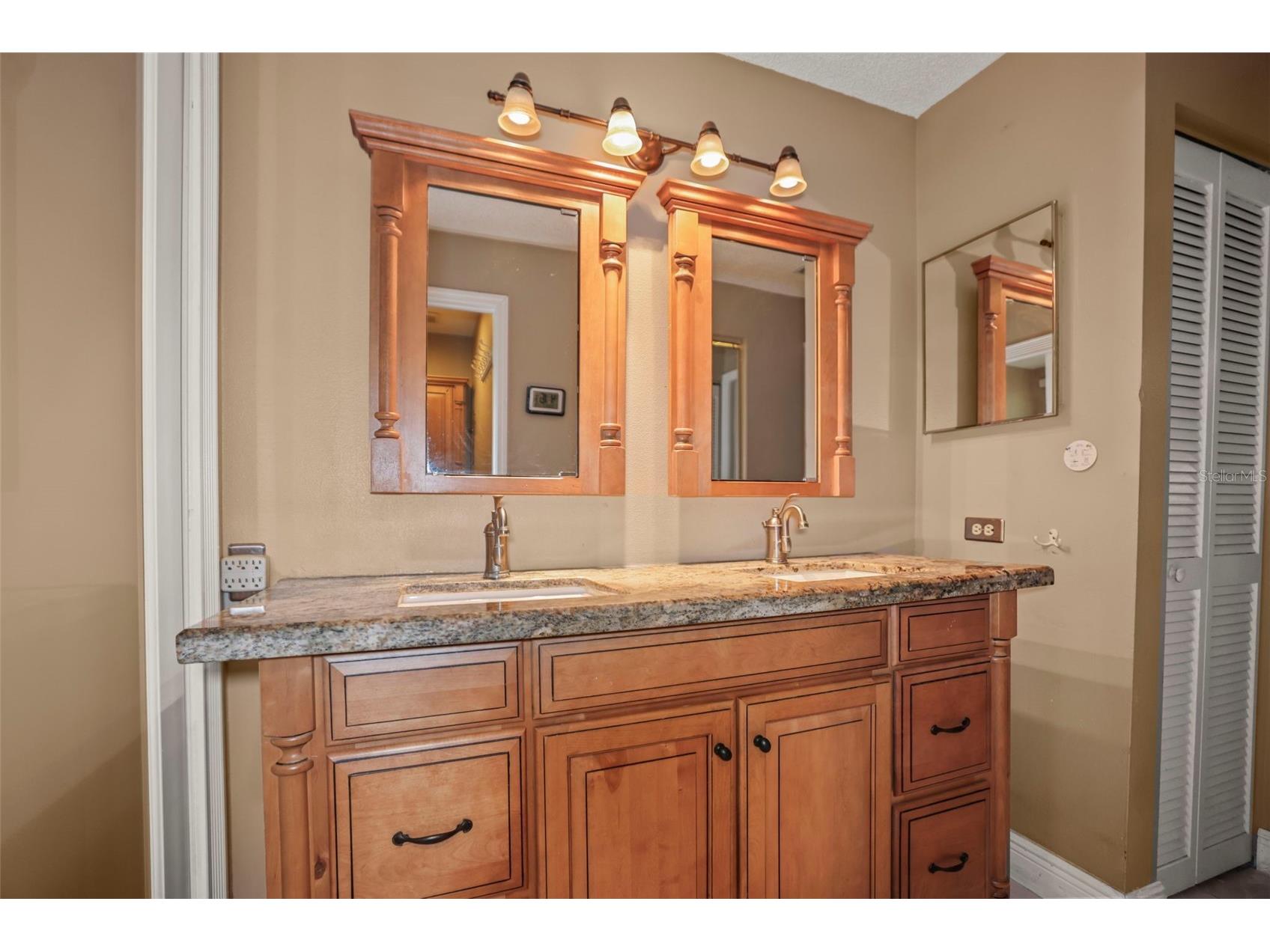 1668 Hamilton Court #2061 Dunedin FL 34698 TB8511717 image16