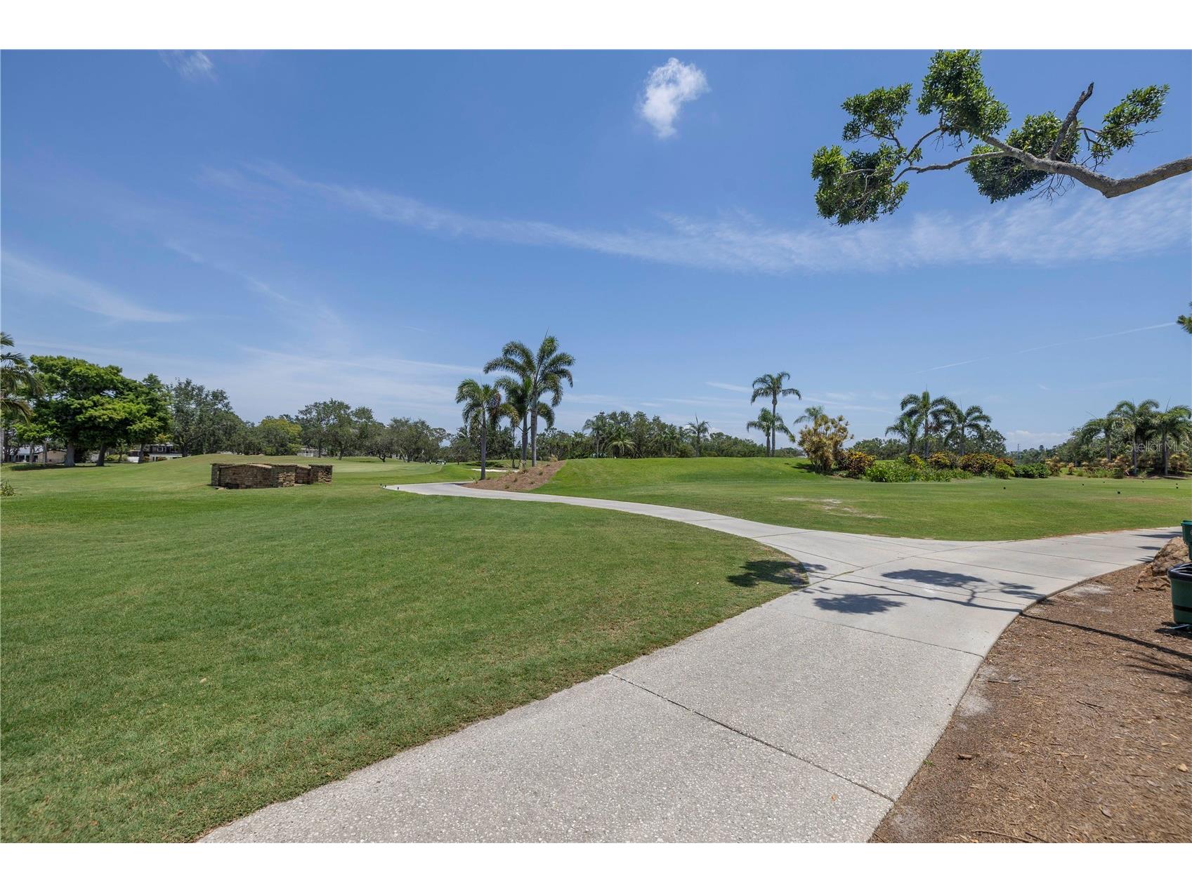 167 Almedo Way NE Saint Petersburg FL 33704 TB8454535 image9