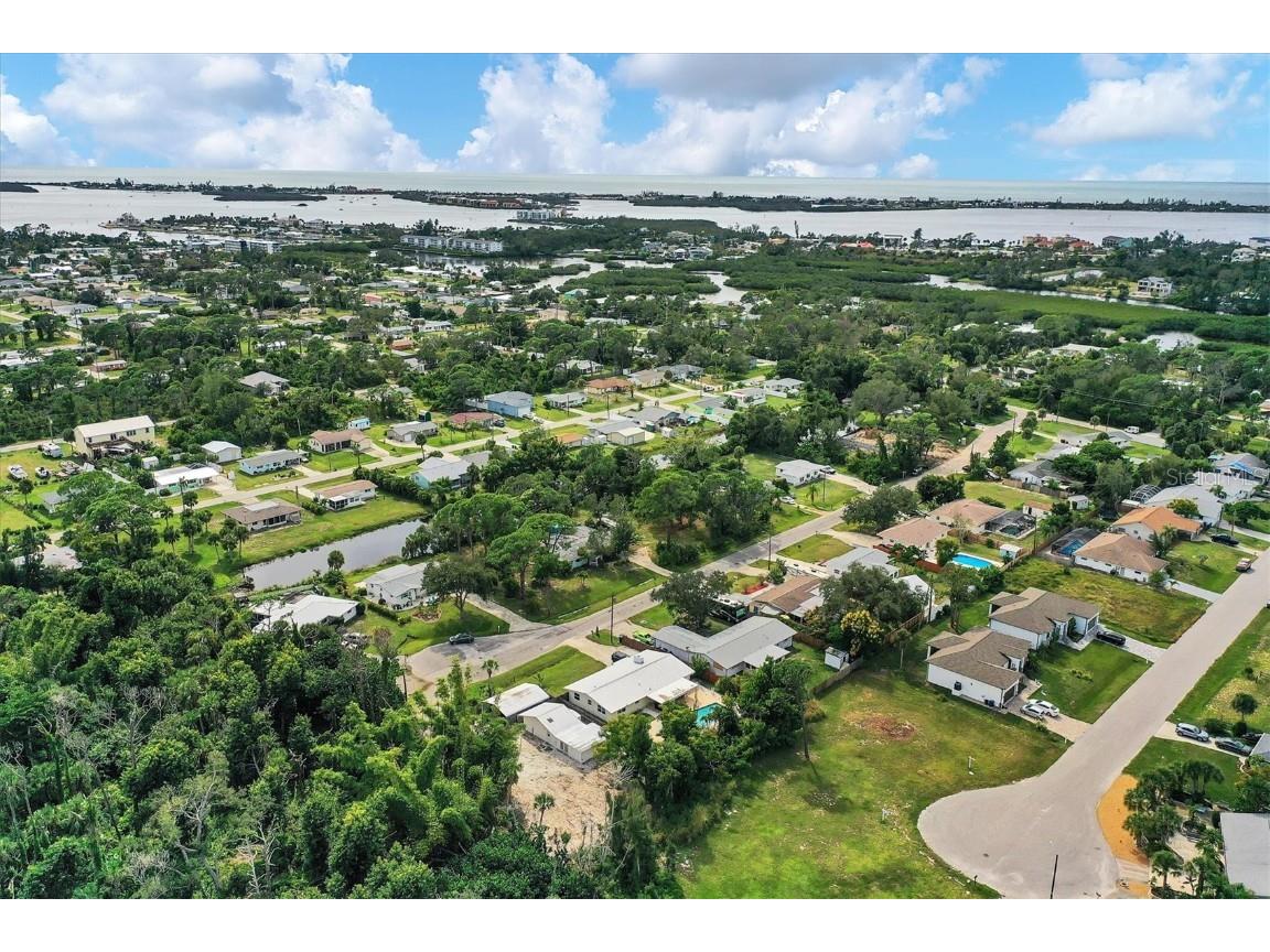 1670 Lakeview Place Englewood FL 34223 D6133057 image1