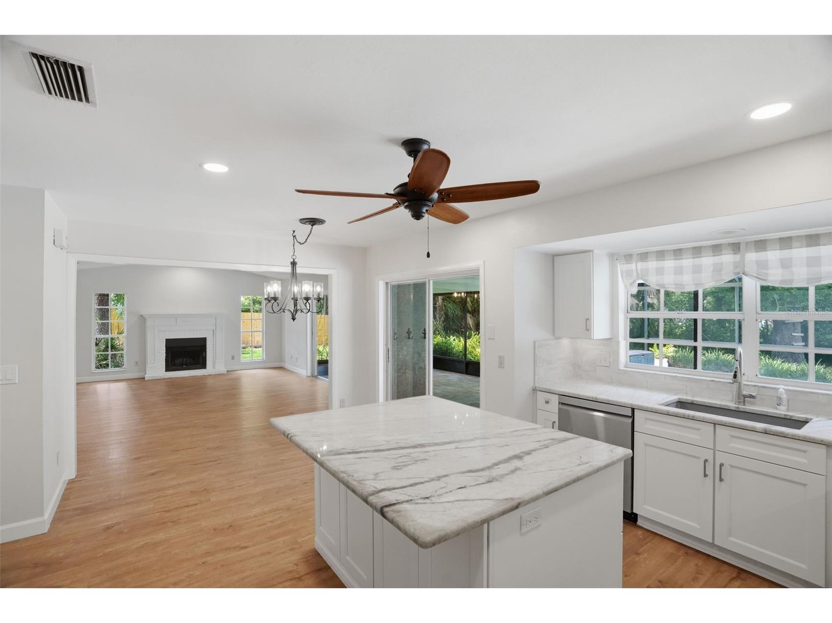 16706 Vallely Drive Tampa FL 33618 TB8512756 image10