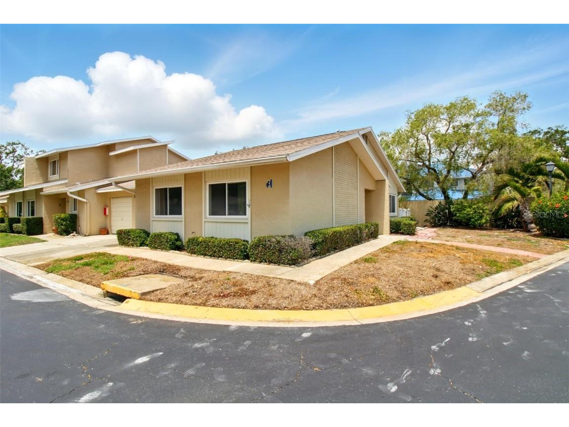 1671 Cape Ann Avenue NE #4 Saint Petersburg FL 33702 TB8378984 image1