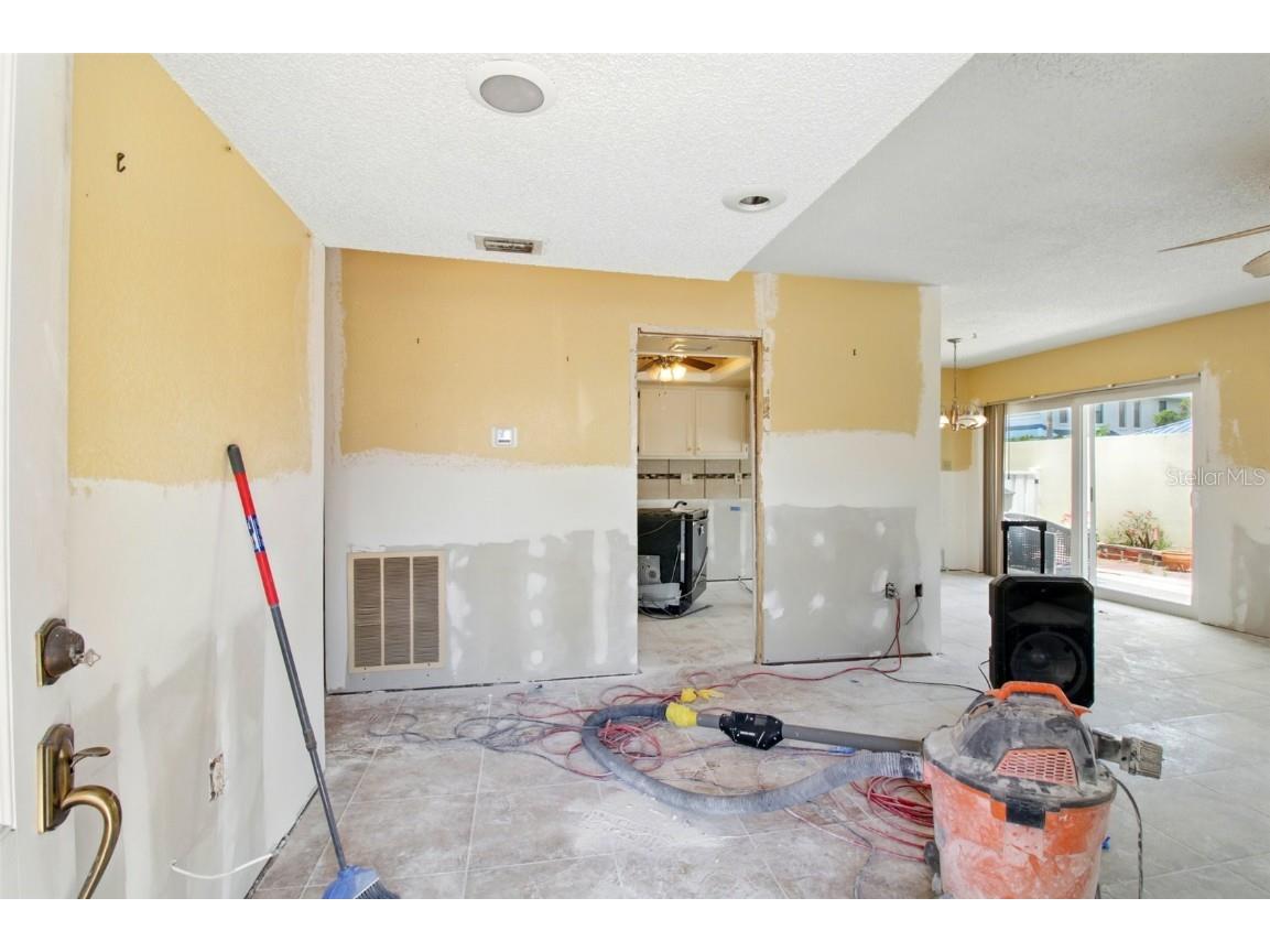 1671 Cape Ann Avenue NE #4 Saint Petersburg FL 33702 TB8378984 image10