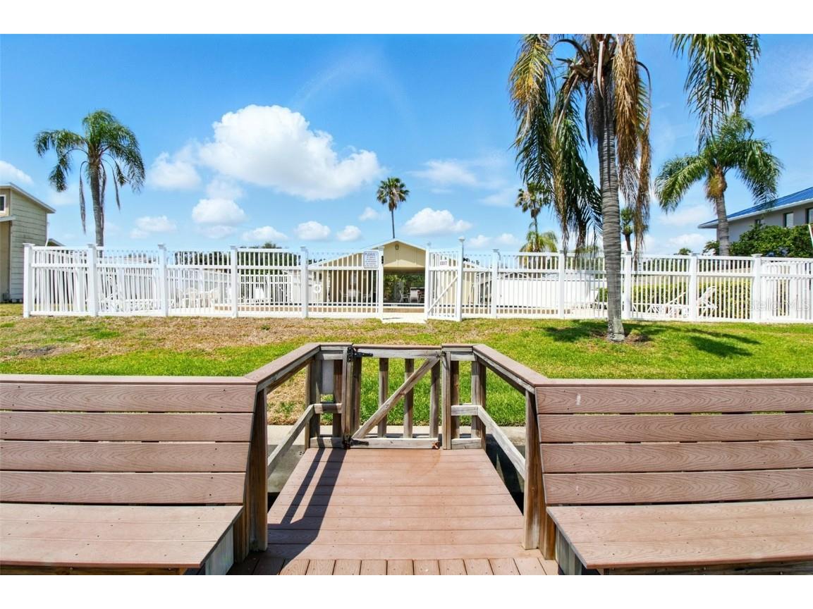 1671 Cape Ann Avenue NE #4 Saint Petersburg FL 33702 TB8378984 image36