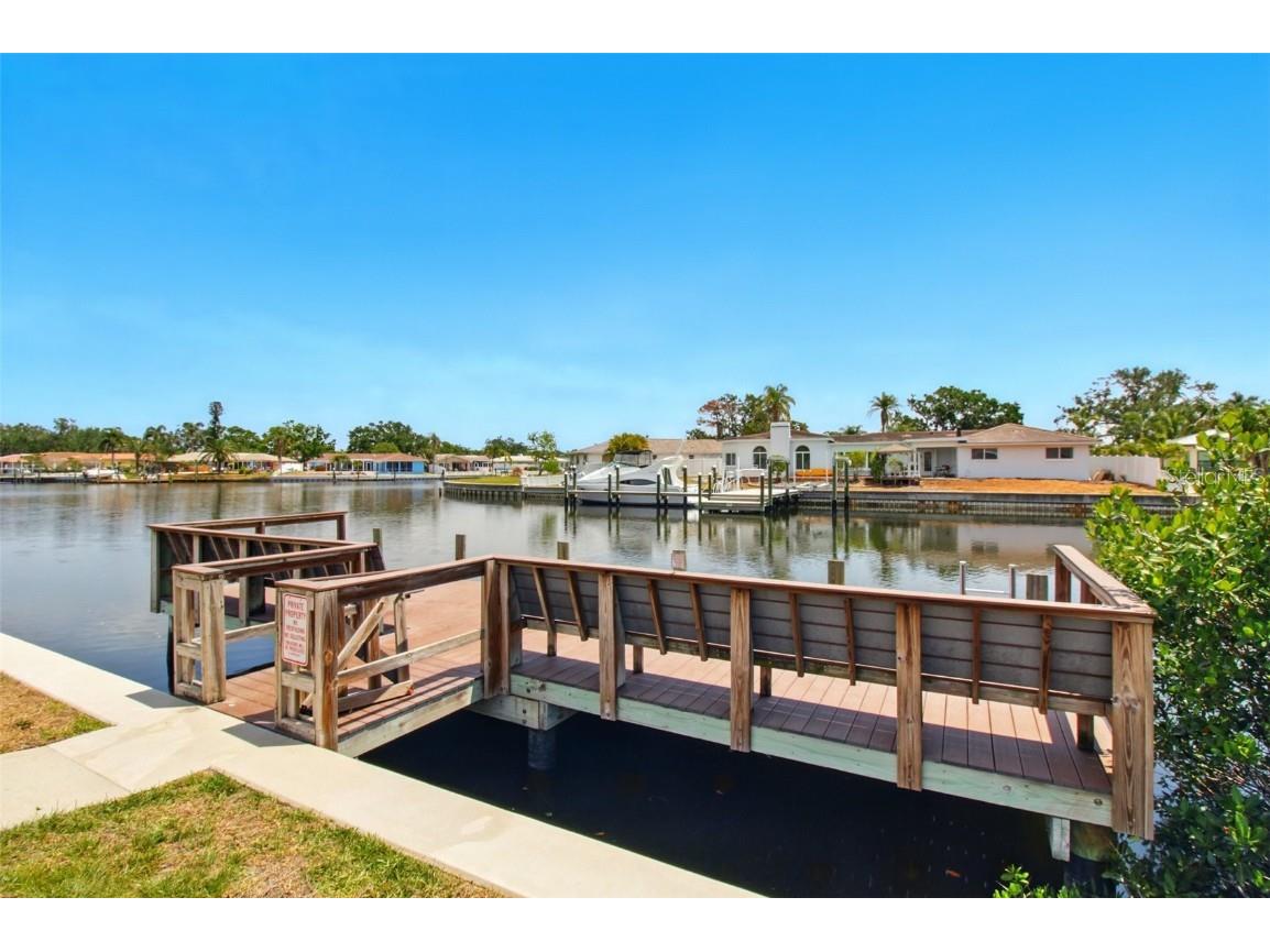 1671 Cape Ann Avenue NE #4 Saint Petersburg FL 33702 TB8378984 image38