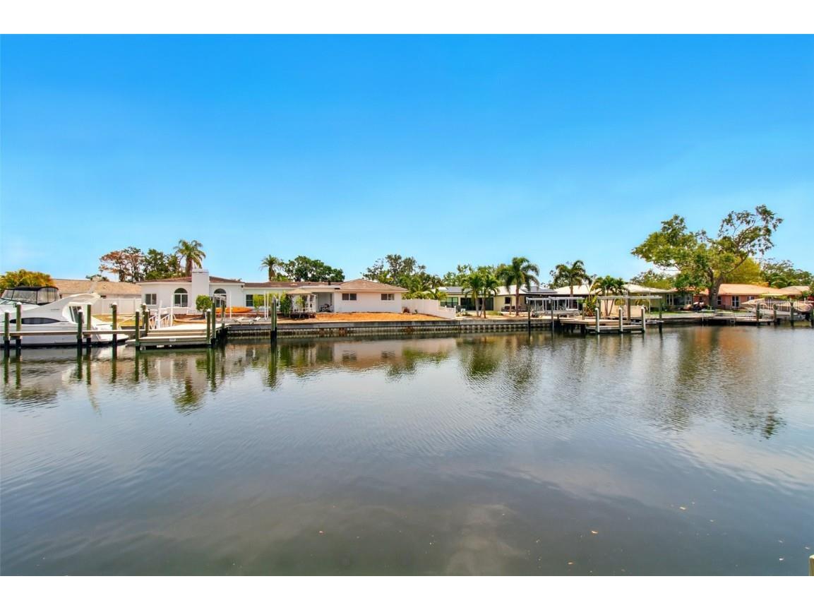 1671 Cape Ann Avenue NE #4 Saint Petersburg FL 33702 TB8378984 image42