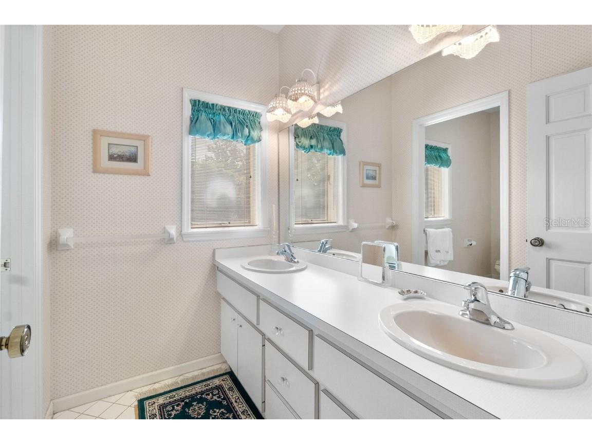 1671 South Drive Sarasota FL 34239 A4653982 image17