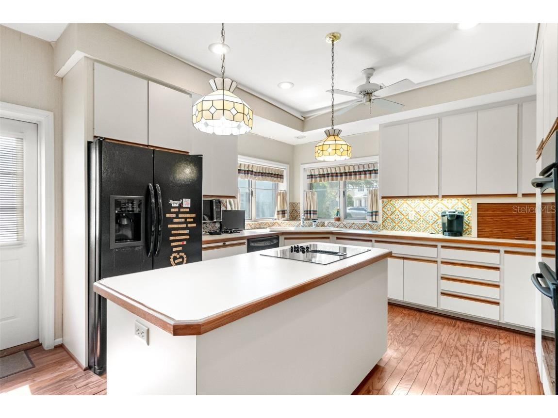 1671 South Drive Sarasota FL 34239 A4653982 image43