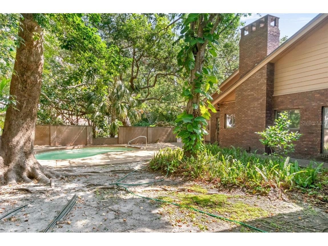 1671 South Drive Sarasota FL 34239 A4653982 image57