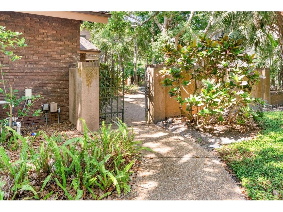 1671 South Drive Sarasota FL 34239 A4653982 image61