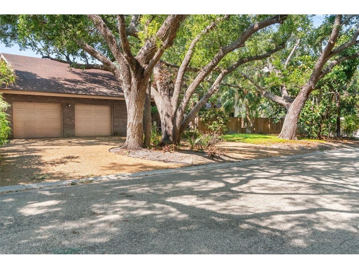 1671 South Drive Sarasota FL 34239 A4653982 image63