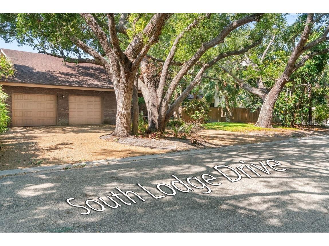 1671 South Drive Sarasota FL 34239 A4653982 image64