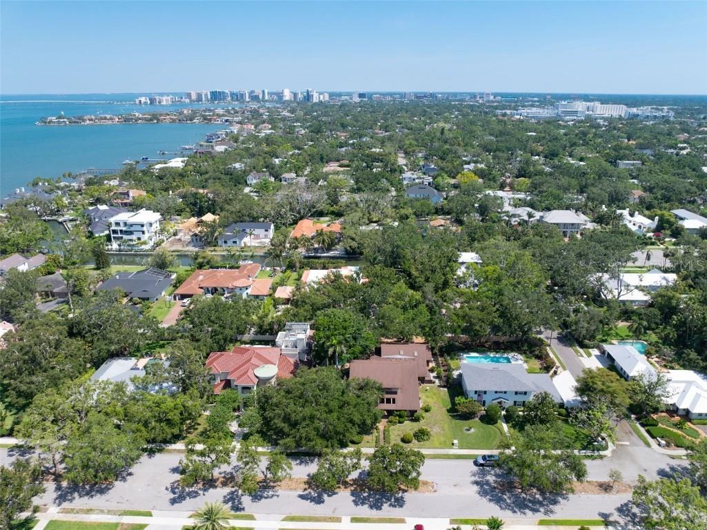 1671 South Drive Sarasota FL 34239 A4653982 image74