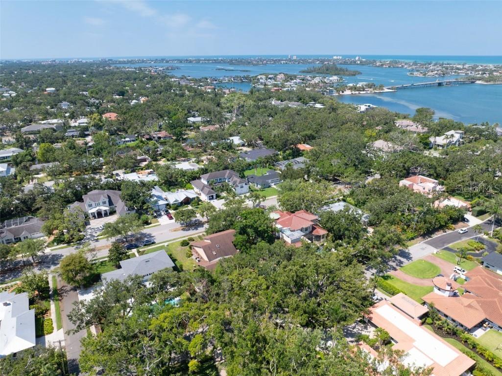 1671 South Drive Sarasota FL 34239 A4653982 image78