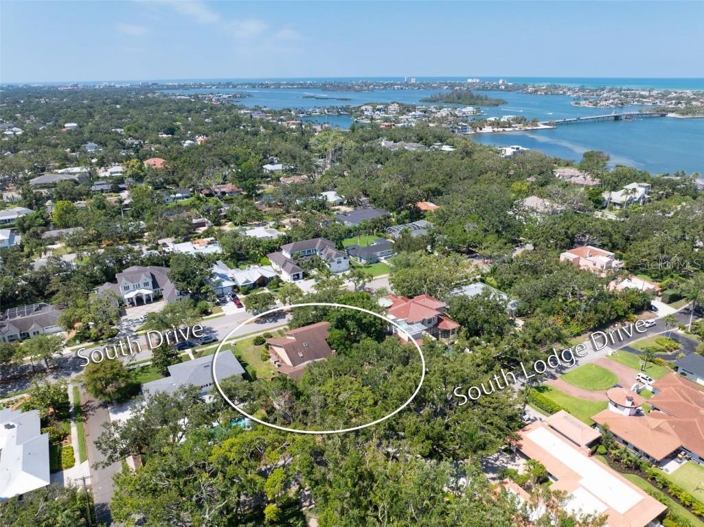 1671 South Drive Sarasota FL 34239 A4653982 image79