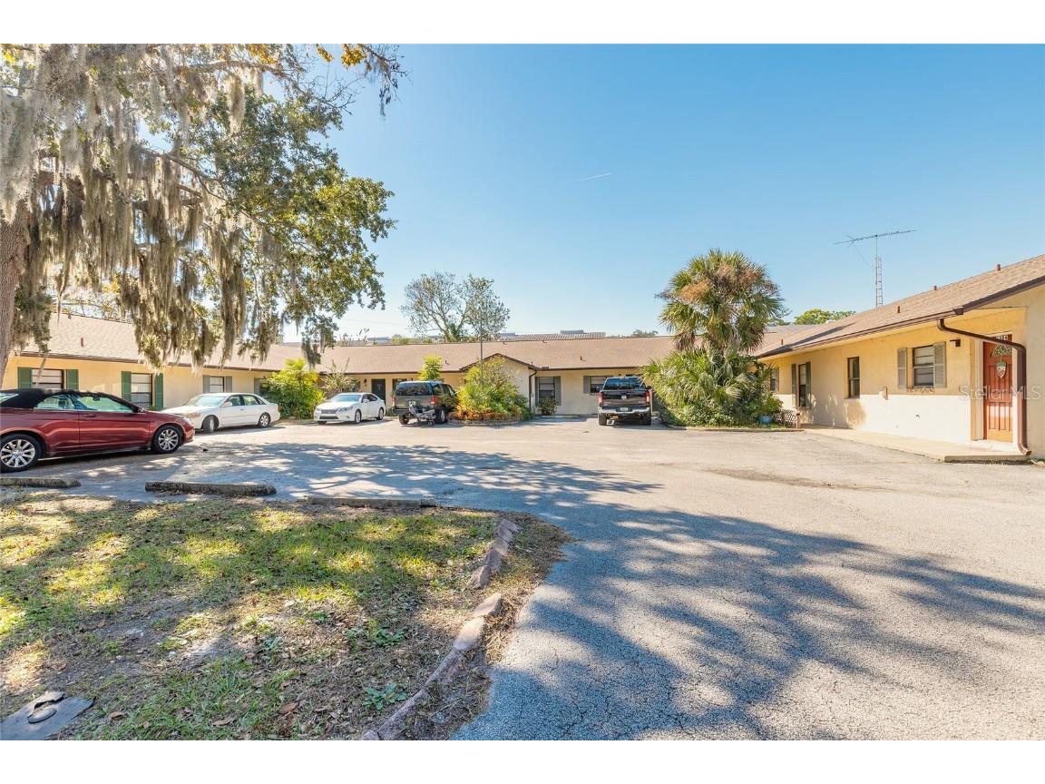 1672 Espanola Avenue Daytona Beach FL 32117 O6359347 image1