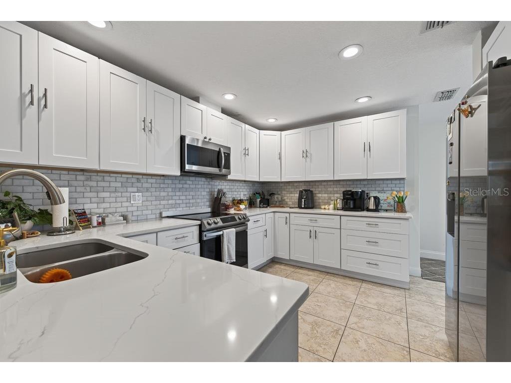 1672 Watermark Circle NE Saint Petersburg FL 33702 TB8531944 image17