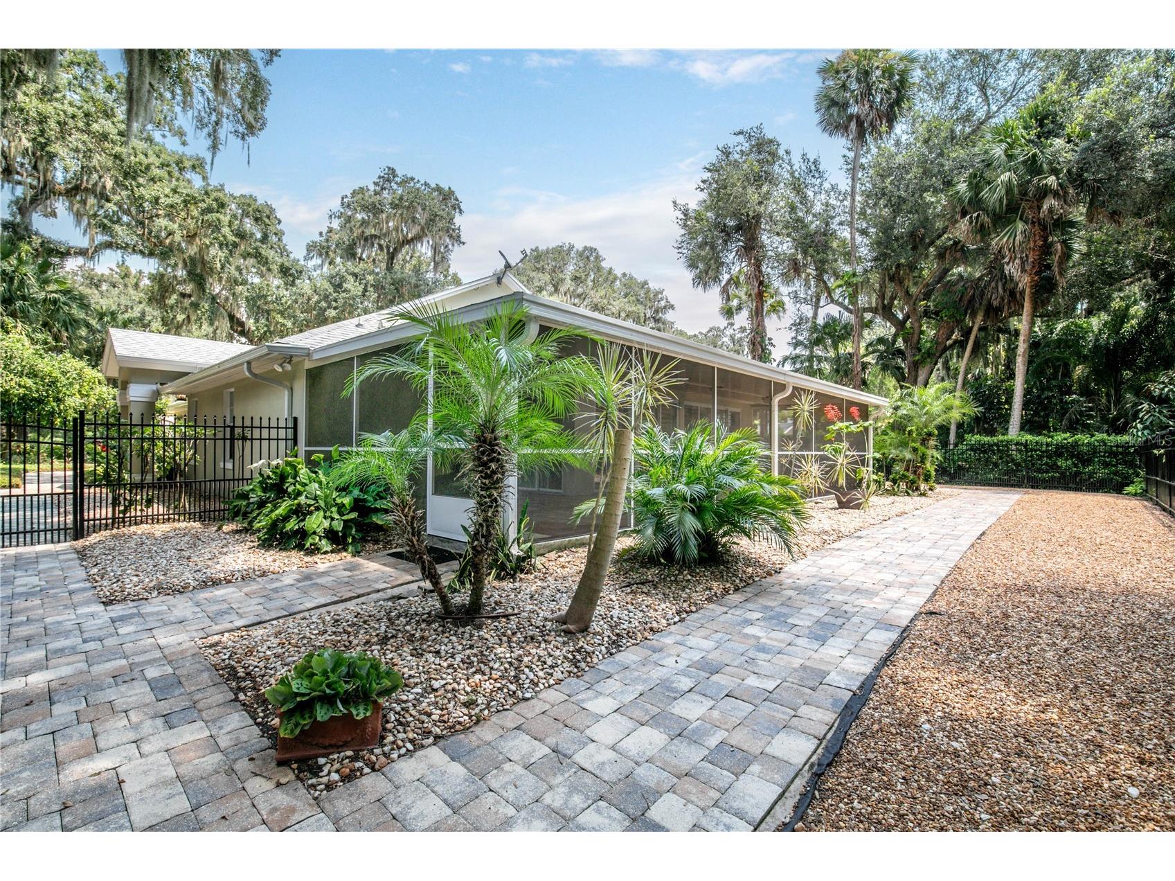 16720 Beauclaire Ct Tavares FL 32778 - HARRIS CHAIN OF LAKES G5113762 image30