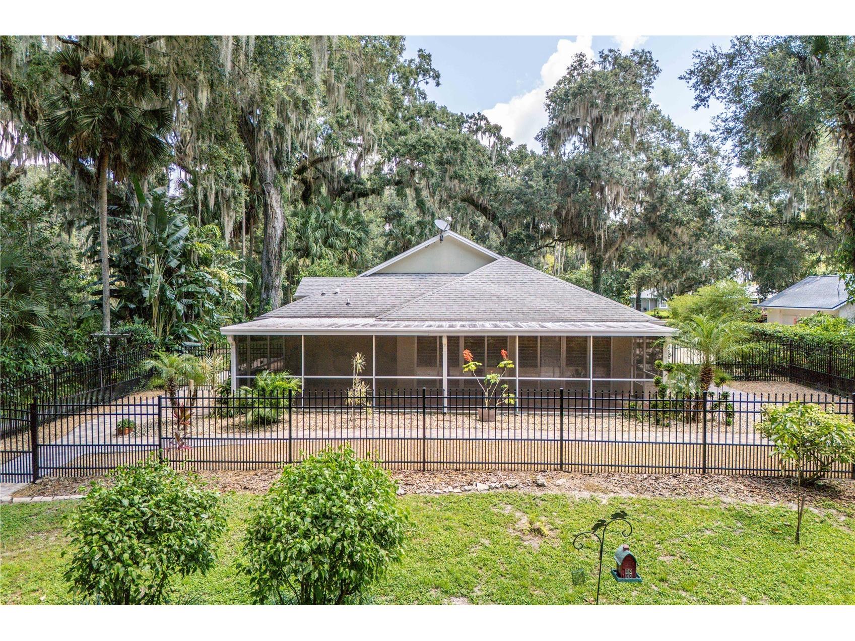 16720 Beauclaire Ct Tavares FL 32778 - HARRIS CHAIN OF LAKES G5113762 image37